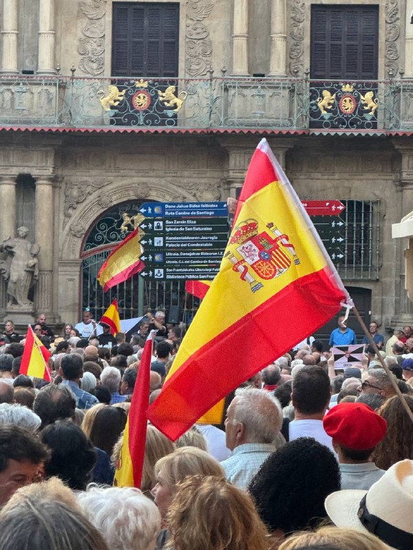 🇪🇸🔥 ספרדים מזמרים במהלך הפגנות: