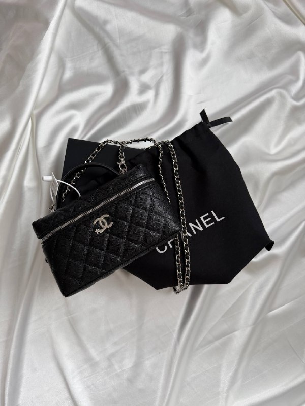 Chanel Chanel Caviar Quilted Vanity Case With Chain