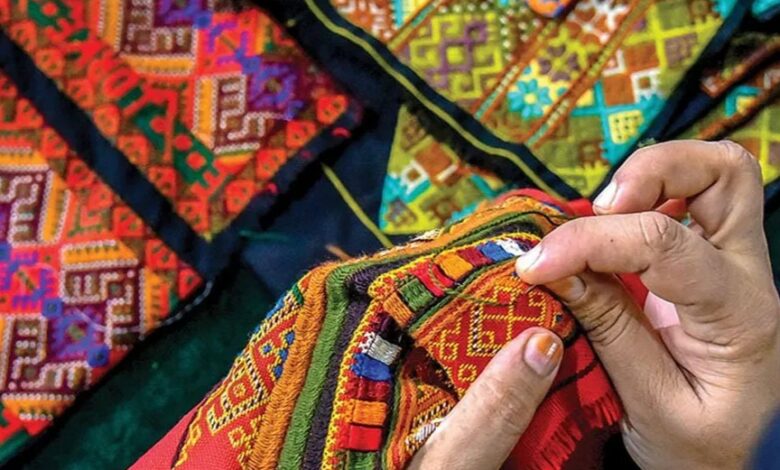 سیناپرس: به همت معاونت توسعه اشتغال و کارآفرینی ستفا انجام گرفت؛برگزاری نمایشگاه و نشست تخصصی «معرفی ظرفیت‌های هنرمندان بومی»نشست
