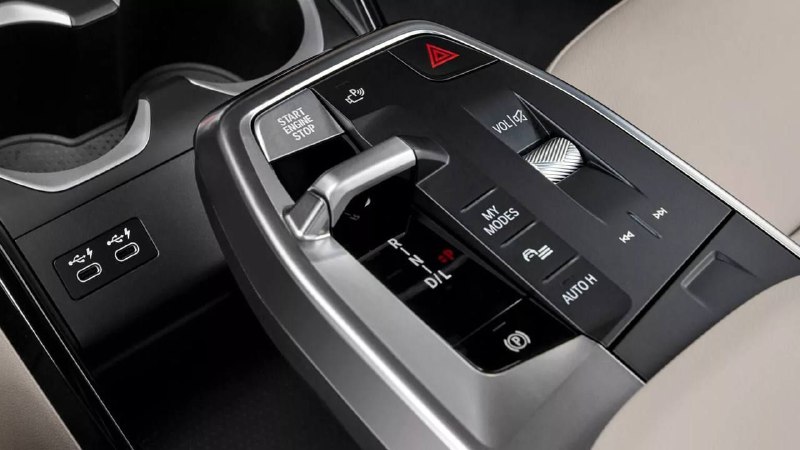 На BMW подали в суд из-за «робота», который реагирует на нажатие педали газа через 7 сек. 3