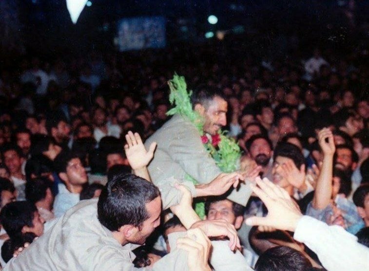 🌸خــــادم الــشهــــدا🌸: آشنا و بیگانه آغوش گشودند!زیارتِ روزهای غربتتان را روزهای دوری تان را روزهای صبوریتان را ...آزادمردان دزفولبیستوشش