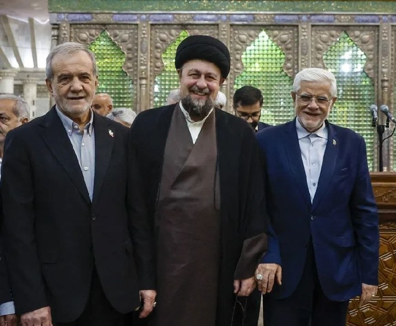 ایران خبر: سخنان امروز حسن خمینی و پزشکیان در صداوسیما سانسور شد🔹کلمات «تفاهم» و «صلح» در سخنان پزشکیان و سید حسن خمینی در خبر تلوی