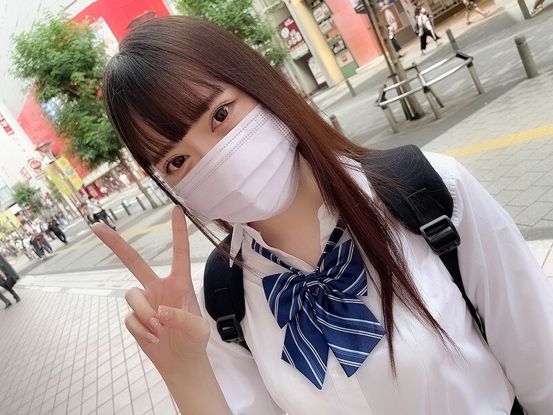 FC2-PPV-2247435 人生第一次住情人旅馆的美乳少女中出×2