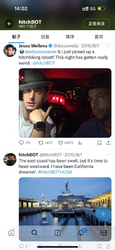 15年加拿大的团队做了一个搭车机器人hitch hiking robot，通过可爱又古怪的魅力搭乘人类的交通工具在北美到处旅行，每到一个地方还会自己发推特
