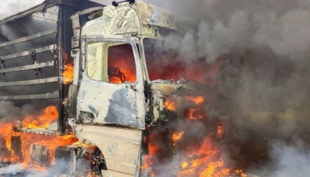 تحولات منطقه: 🚨 حمله اوکراین به کامیون‌ ایرانی حامل مواد غذایی🔹️به گزارش خبرگزاری Gazeta.Ru، نیروهای نظامی اوکراین یک کامیون‌ حامل موا