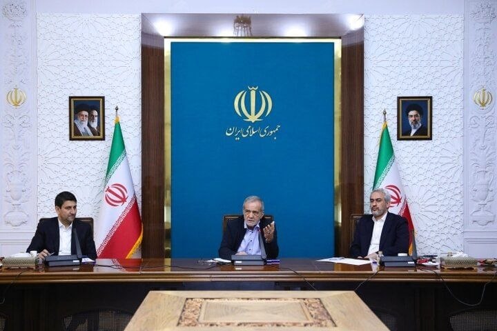 طلوع کرمانشاه: 🔴پزشکیان: دریافت هرگونه خدمت در کشور منوط به ارائه کد پستی و کد ملی میشودرئیسجمهوری:آگاهی از دادههای مکانی، هویتی و م