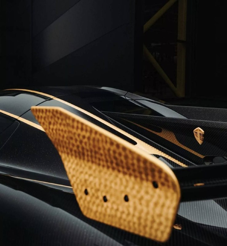 Уникальный Koenigsegg Jesko с вставками из чистого золота 5