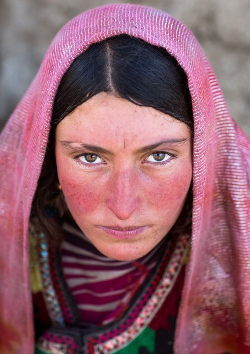 انجمن ادبیات داستانی دریچه: ‌‌‌یادم می‌آید کمی پیش‌تر از همان آخرها، پدر می‌گفت چقدر کم‌گپ شده‌ام، حرف‌ها‌‌ی دلم را به کی و کجا می‌زنم، اما یادش رفت