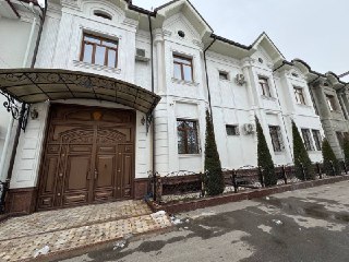 Свой участок Урикзор, Лагерь махалла, 4 соток, 8 комнат.