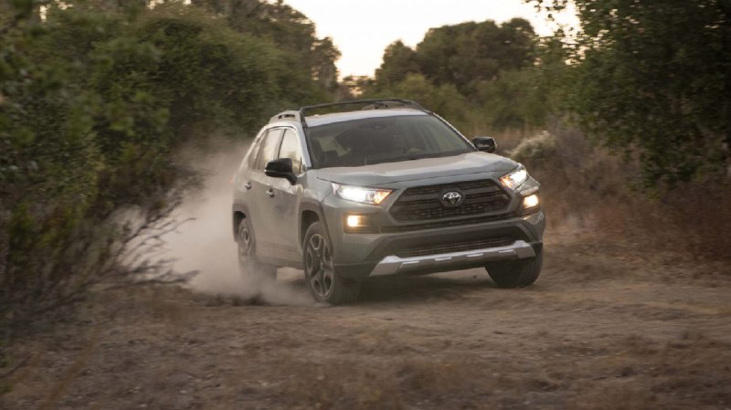Какие кроссоверы Toyota теряют в цене быстрее — RAV4 или Highlander? На рынке по