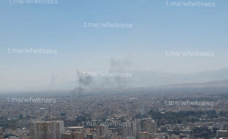 ️🇮🇷 שני עמודי עשן נצפו בשיראז, מחוז פארס, איראן.