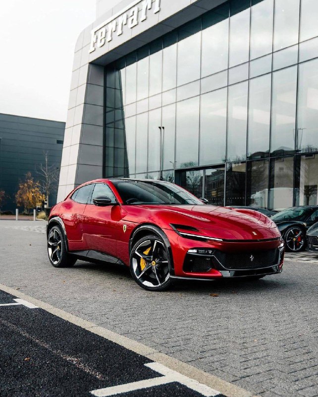 Ferrari Purosangue 4