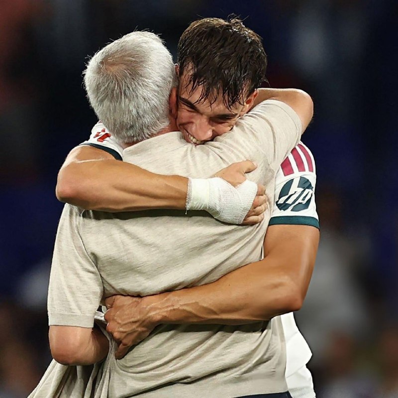 RealMadridCFNews | رئال مادرید سی اف نیوز: 💢همسایه مورینیو 🚨 آ اِس 📝 :🔴کارلوس اسپی زمان زیادی را در والدبباس در کنار خوزه مورینیو و کادر فنی گذراند، به حدی که آنه