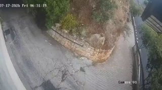 🚨📹 רגעי האסון.. מצלמת מעקב מתעדת את התאונה המחרידה בבוקר בכביש חריסה - ג'וניה