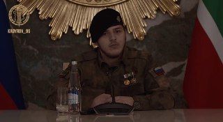 После сообщений об аварии, в которой мог пострадать Адам Кадыров, в телеграм-канале Рамзана Кадырова появилась видеозапись совещания, которое его сын провел с командирами силовых ведомств Чечни.Когда именно прошло это совещание, в посте не уточняется. Опуб