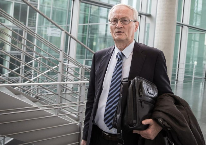 The former head of the BND, August Hanning, was arrested on suspicion of espionage and leaking state secrets.