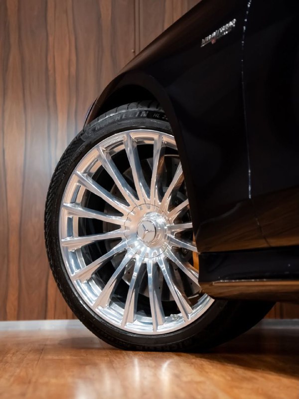 S 63 E AMG 805 HP 4.0-L V8 BITURBO 8