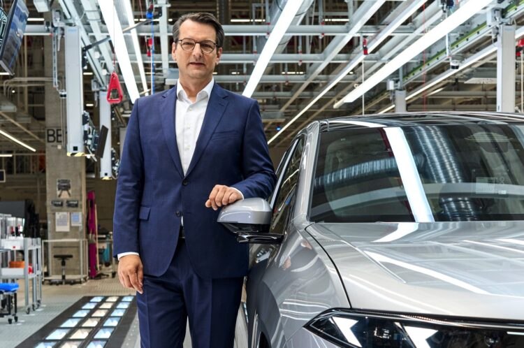 Иран-Китай — и EBIT-маржа BMW ползёт вниз. Вчера официально: 2026 год будет неве