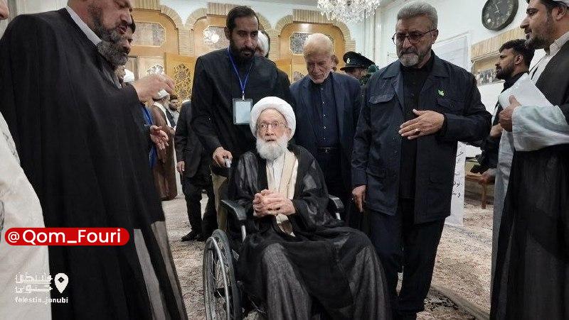 اخبار فوری قم 🌐: حضور شیخ عیسی قاسم، رهبر شیعیان بحرین در مراسم چهلمین روز از تشییع و تدفین پیکر رهبر شهید انقلاب✅ @Qom_Fouri