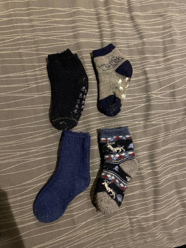 Отдам носки утеплённые на 3-4 года — фото 1