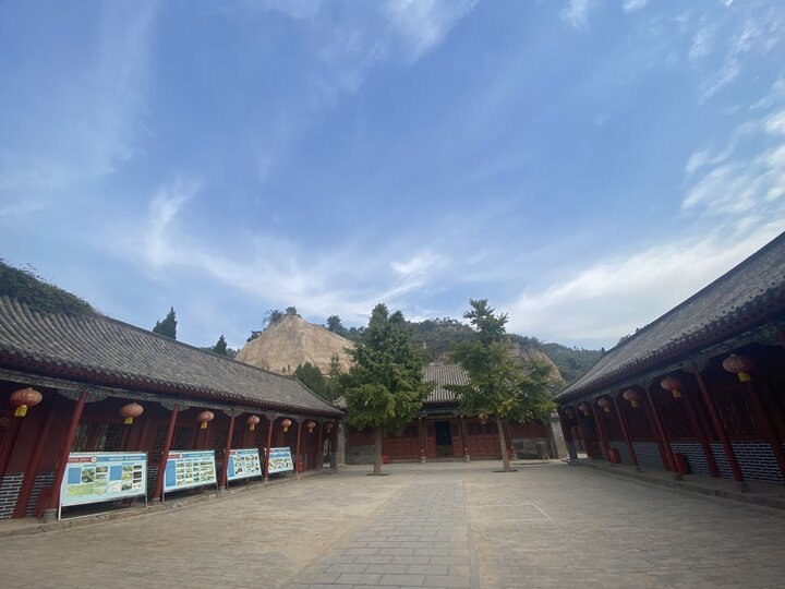 北魏佛窟瑰寶，鞏義石窟