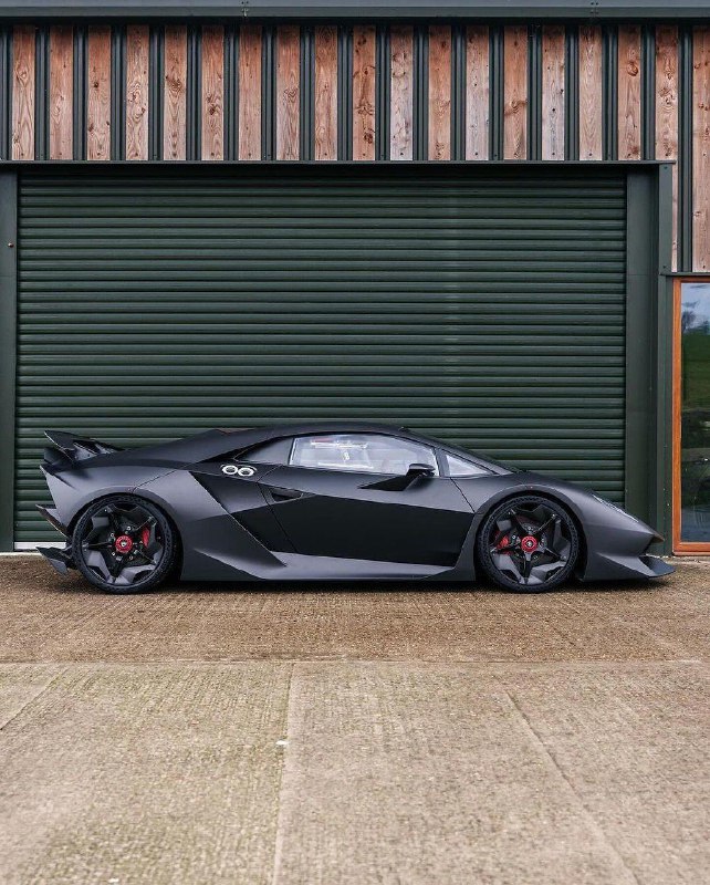 Lamborghini Sesto Elemento 4