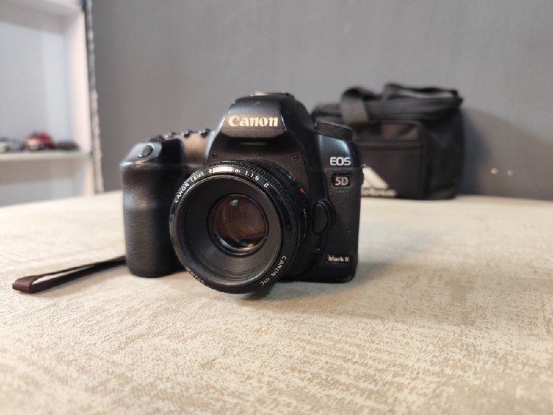 بازار بزرگ بوکان: ⏰ ۱۴۰۵/۵/۳۱✍️ کد آگهی: 86895💫 #دوربین💎 دوربین canon5d مارک2✅ دوربین کارکرده مناسب برای استفاده شخصی یا علاقمند به عکاسیش