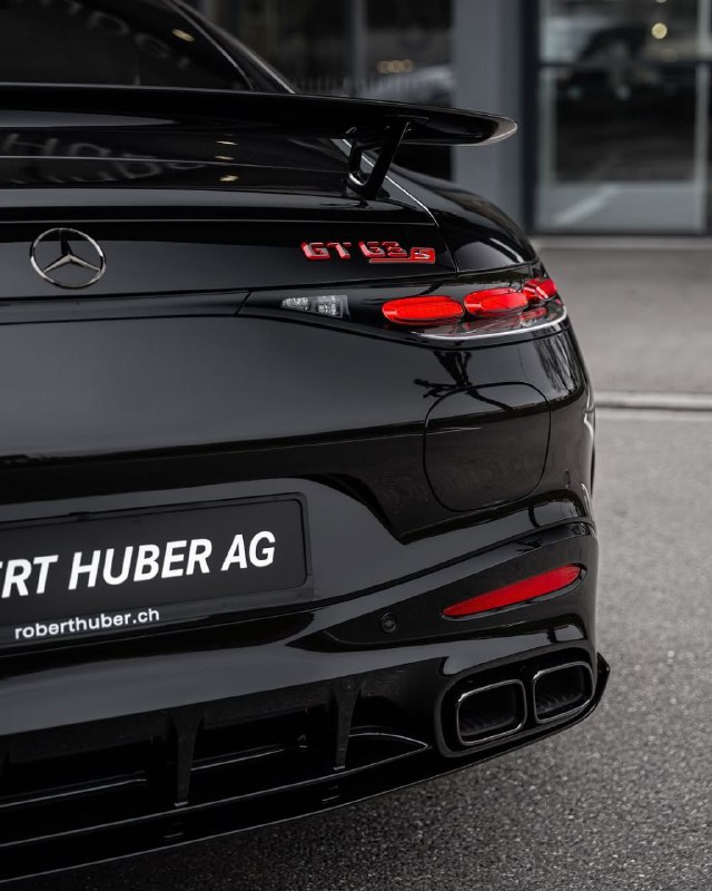 New Mercedes-AMG GT63 Coupe 4.0-L V8 BITURBO 585 HP 0-100 km/h 3.2 sec 9