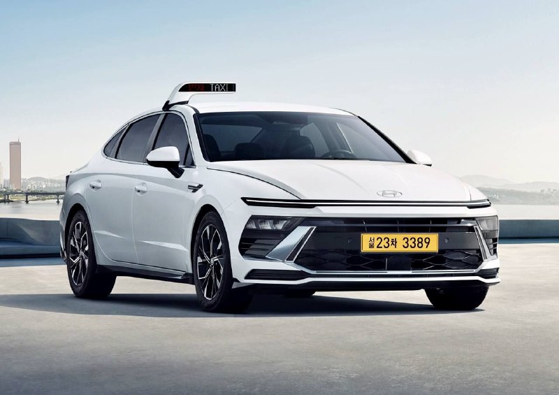 Hyundai представил новую версию седана Sonata для такси