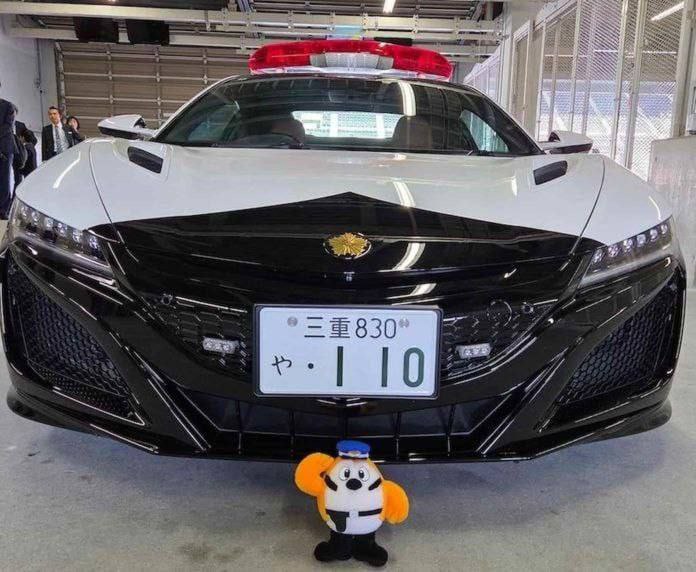 У полиции Японии появился новый суперкар Honda NSX — это подарок от фаната гонок. 2