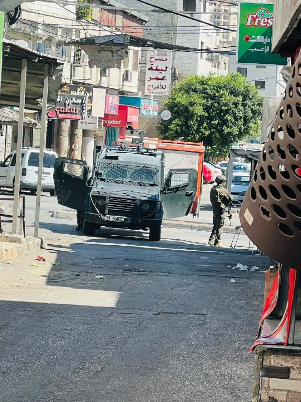 עד לרגע זה... הוצב רכב צבאי כיבוש בכניסה למחנה בלאטה ממזרח לשכם.