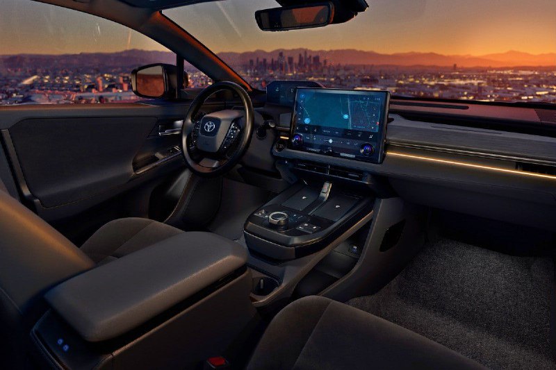 В США представлена новая Toyota C-HR 3