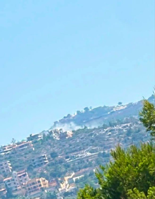 לפני זמן קצר, פגז ארטילרי תקף את רחובות העיירה אל-מנצורי