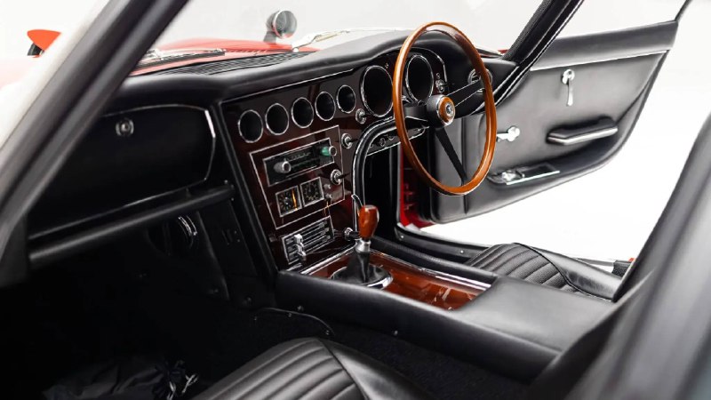 Toyota 2000GT выставили на торги за $1 млн 3