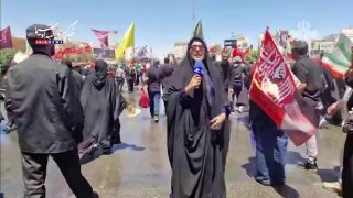 🎦 כיכר פנצדה חרדאד, משהד והקהל מחכה לגופת מנהיג המהפכה שנהרג