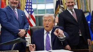 White House Moves to Decide Who Gets Frontier Models From OpenAI and Anthropic
