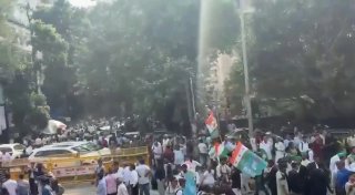 Flash: Thousands of protesters march in New Delhi against India's election chief