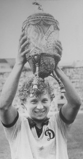 26 апреля футболисту Александру Заварову исполнилось 65 летПомните, кто с пятью мячами разделил лавры главного бомбардира розыгрыша Кубка Кубков-1986 еще с тремя оппонентами?Именно Заваров.А кто открыл счет в финальной рубке с мадридским «Атлетико» на бушу