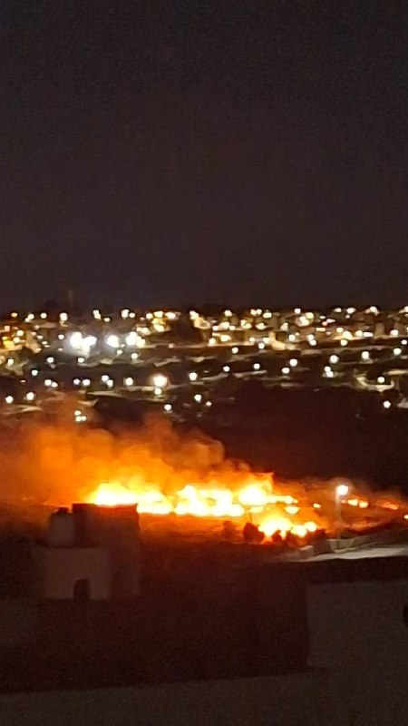 דחוף: כוחות הכיבוש עוצרים את הפלסטיני מוחמד ג'מיל עמאר, ומפוצצים חלקים מביתו במהלך ההסתערות על מחנה קלנדיה…