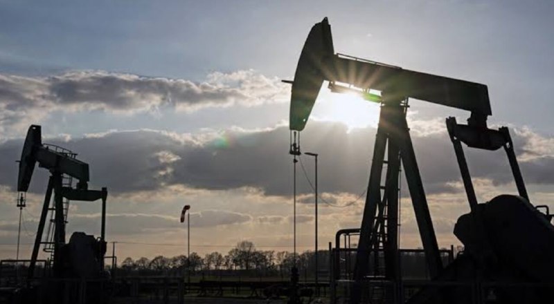 IEA: ביקוש הנפט העולמי יקטן במיליון חביות ליום; ירידה ראשונה מאז 2020