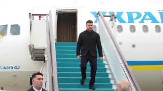 זלנסקי הגיע לאיסטנבול עם הצוות שלו המשלחת האוקראינית קבעה שיחות חשובות עם נשיא טורקיה, רג'פ טאיפ ארדואן. בנ…