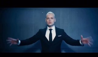 Файлы Эпштейна? А может лучше файлы Дронова?  Shaman сообщил, что у него есть папка с неким списком фамилий людей, которые якобы хотят, чтобы он замолчал  Видос был записан на фоне посольства США. Других подробностей о содержимом папки или происхождении до
