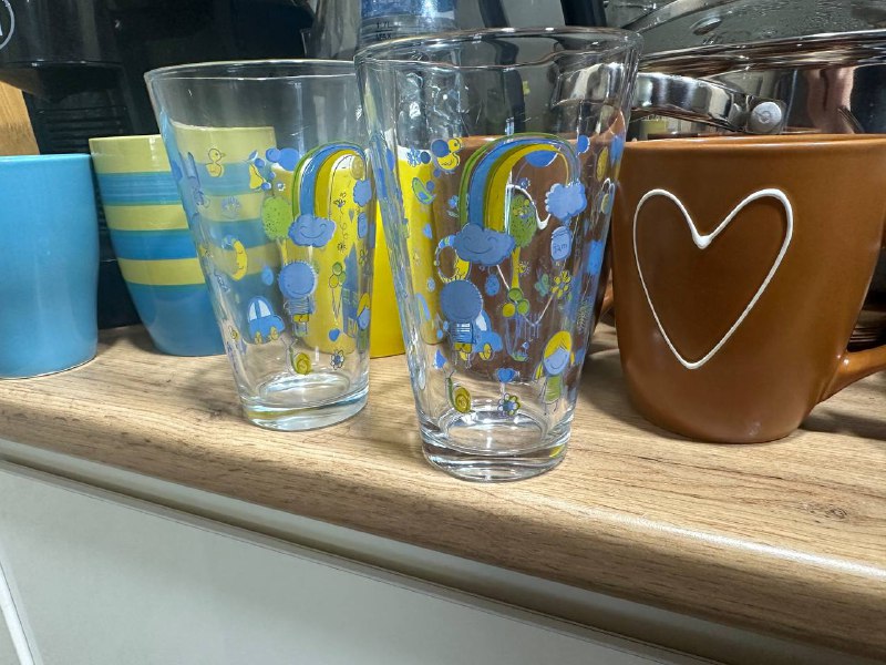 стаканы и чашки 35лари все