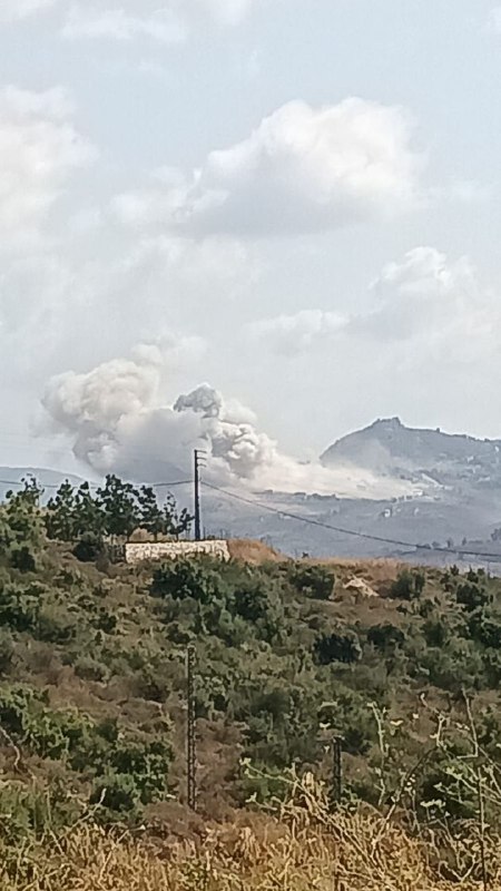 כוחות הכיבוש מבצעים מבצע הפצצה מאסיבי בעיירה כפר תבנית, מחוז נבטי, דרומית ללבנון.