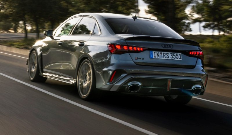 Новая спецверсия Audi RS 3: регулируемая подвеска и 400 л.с. 3