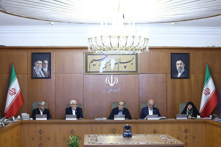 פזשכיאן: אנו ממלאים אחר הפקודה של מנהיג המהפכה להתגבר על התנאים של "אין מלחמה, אין שלום". בהתייחסו להוראה ה…