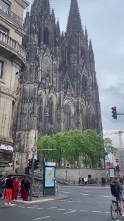 The Cologne Cathedral took more than six centuries to finish, and despite the destruction around it during WWII, it remained standing. Did you know? 🎓