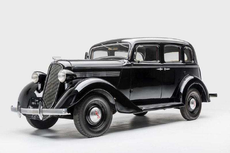 Компания Nissan отметила 90-летие