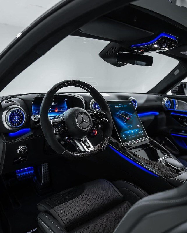 Новый Mercedes AMG GT 63 Coupe 6