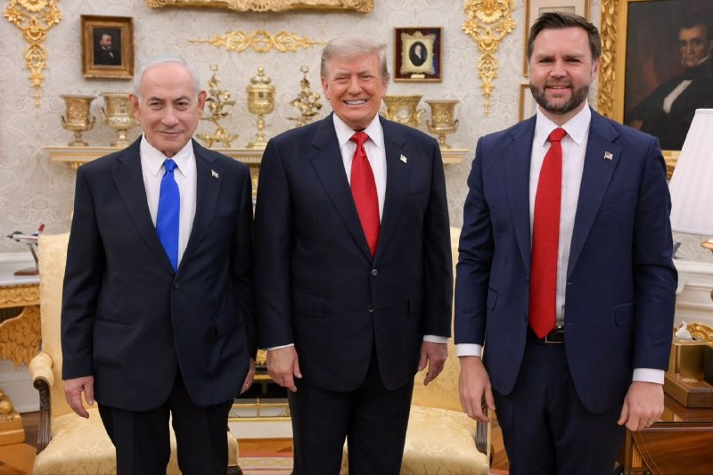 על רקע המתיחות העצומה: קיבלנו תמונה עם סגן הנשיא ואנס.